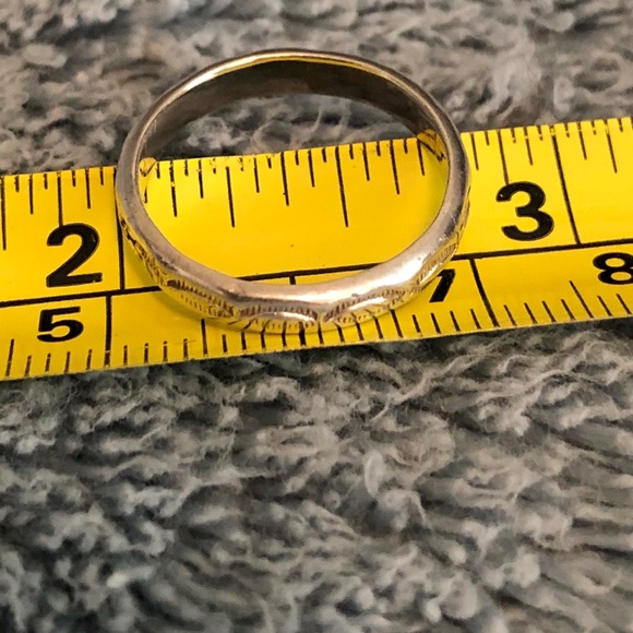 Silver ring - Picture 2 of 3